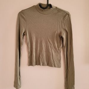 💙2/$8💙 H&M mock neck